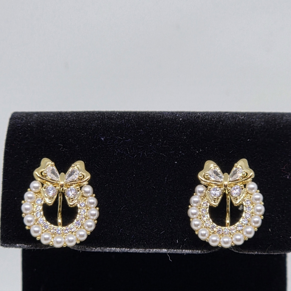 Sweet Bow and Pearl Circle Earrings - CLIP ON